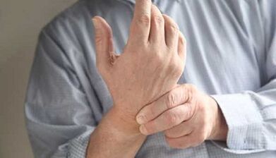 How to expand from the pain in the joints of the fingers